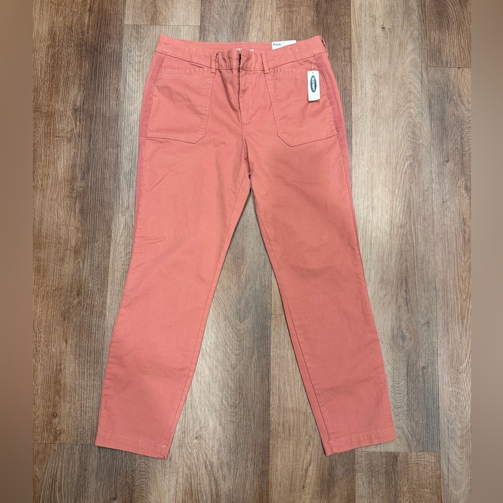 NWTs Old Navy Salmon Pink Straight-Leg Women’s Jeans